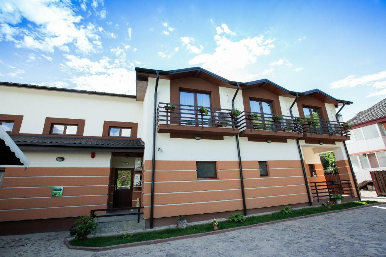 Magic Garden by Vlăduț Hotel Bacău Exterior foto