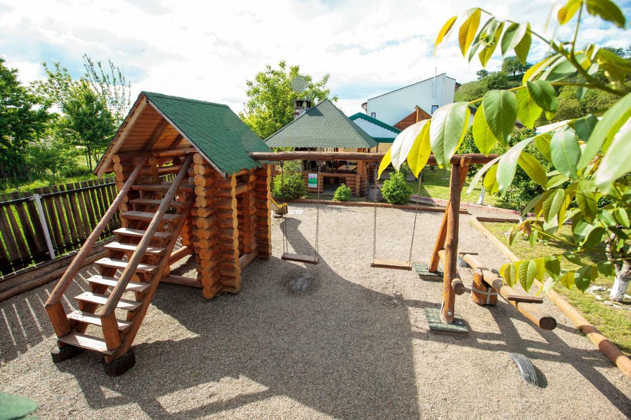 Magic Garden by Vlăduț Hotel Bacău Exterior foto