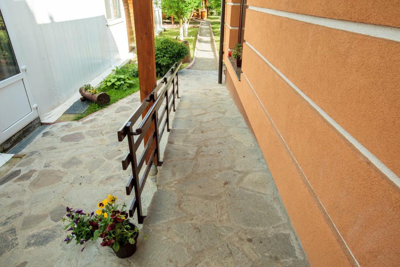 Magic Garden by Vlăduț Hotel Bacău Exterior foto